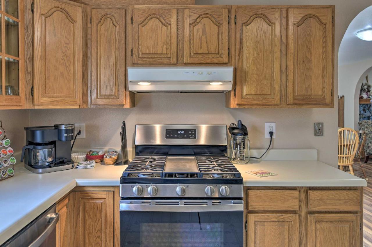 Villa Pet Friendly Anchorage Retreat With Deck And Yard Exterior foto